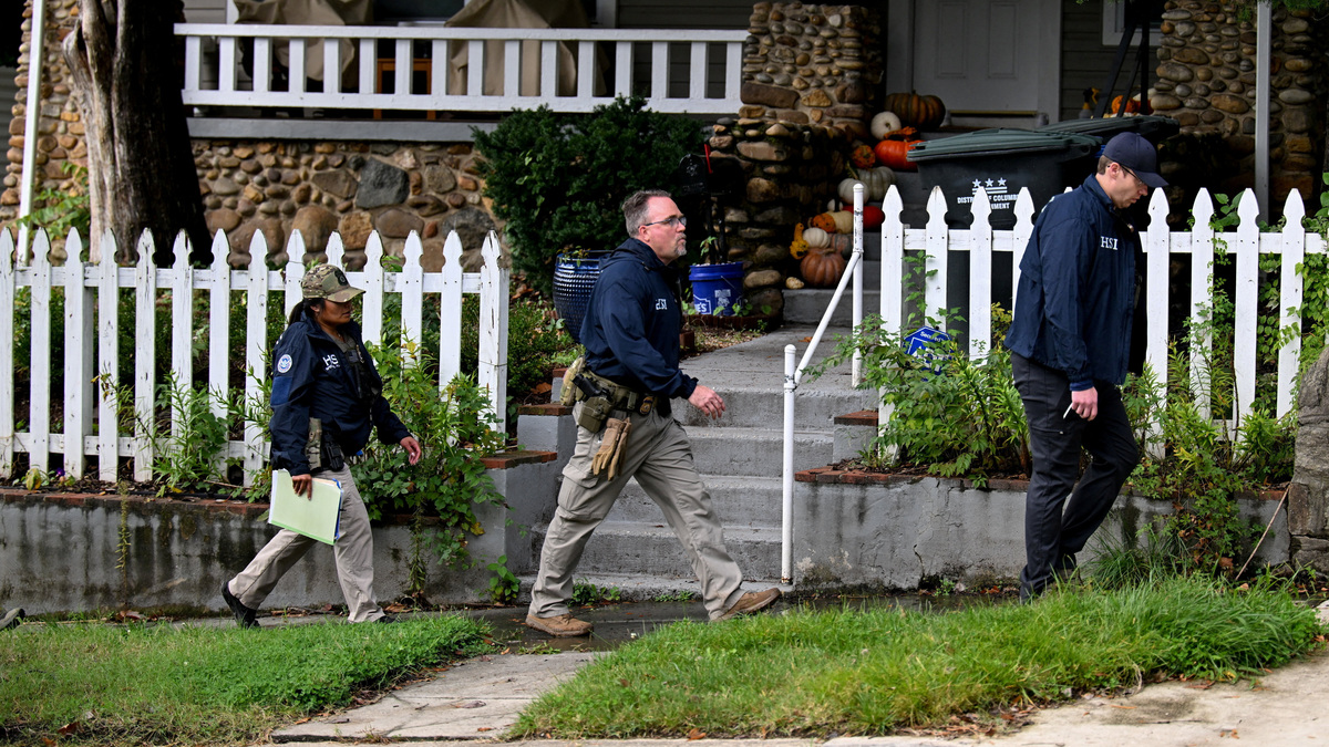 US probes Omar's decades-old immigration paperwork with eye toward ...