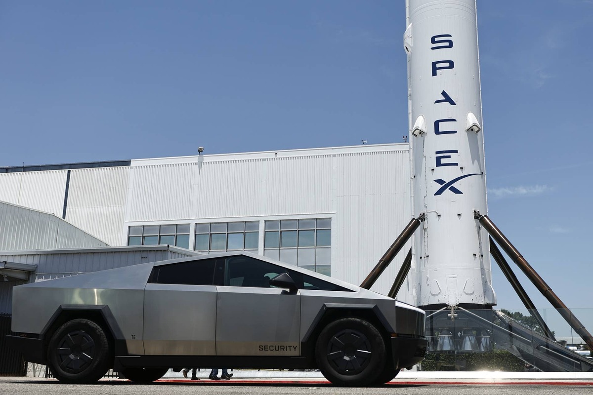  Goldman projects that SpaceX's AI unit will grow revenue roughly 100x by 2030. 