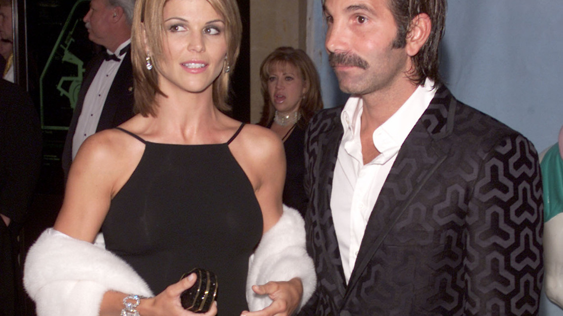 Lori Loughlin's Ex Mossimo Giannulli Makes New Spousal Support Request 