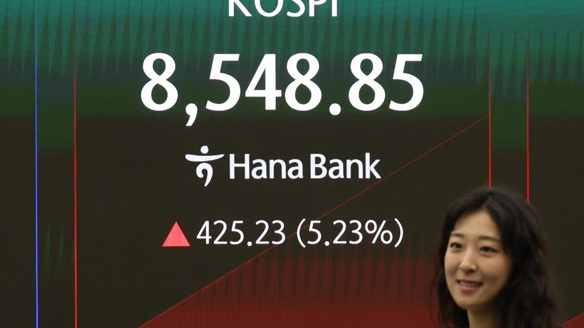 Seoul stocks up for 3rd day to land above 8,500 on U.S.-Iran deal 