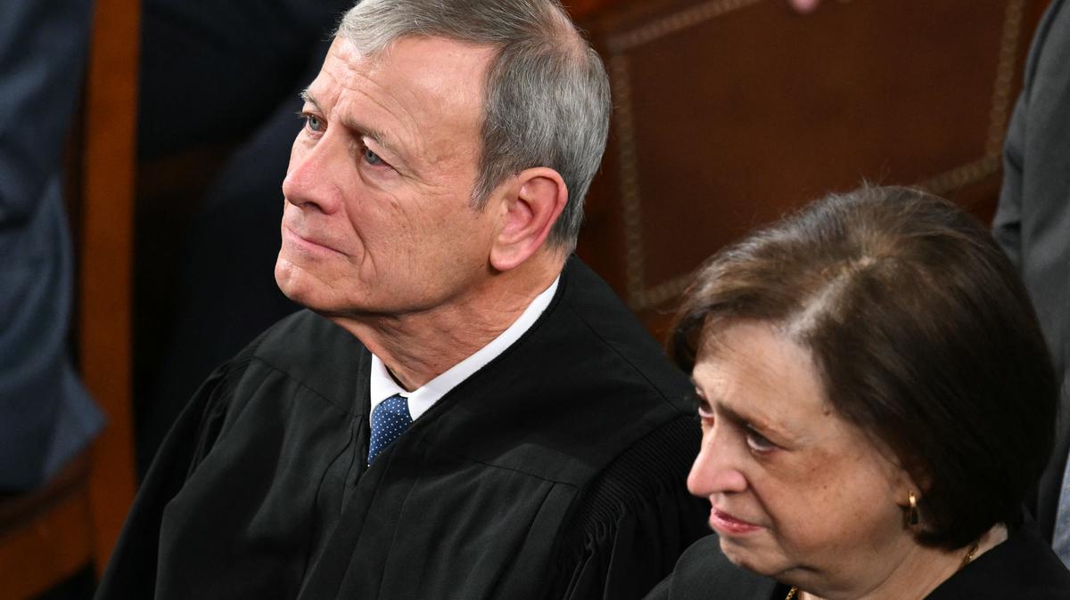 US-POLITICS-TRUMP-STATE OF THE UNION. (L/R) Supreme Court Chief Justice John Roberts and Supreme Court Justice Elena Kagan listen as US President Donald Trump delivers the State of the Union address in the House Chamber of the US Capitol in Washington, DC, on February 24, 2026. (Photo by Mandel NGAN / AFP via Getty Images)