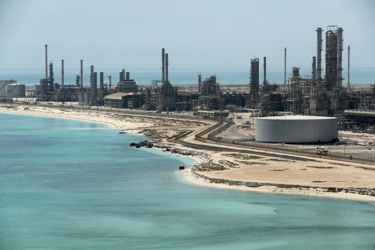 FILE PHOTO: General view of Saudi Aramco's Ras Tanura oil refinery and oil terminal in Saudi Arabia May 21, 2018. REUTERS/Ahmed Jadallah/File Photo