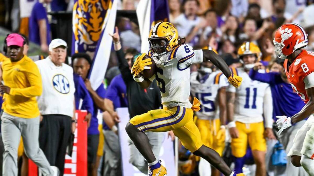 Winston Watkins Jr. Leads the Way in College Fantasy Football Waiver Wire Targets Heading Into Week 2