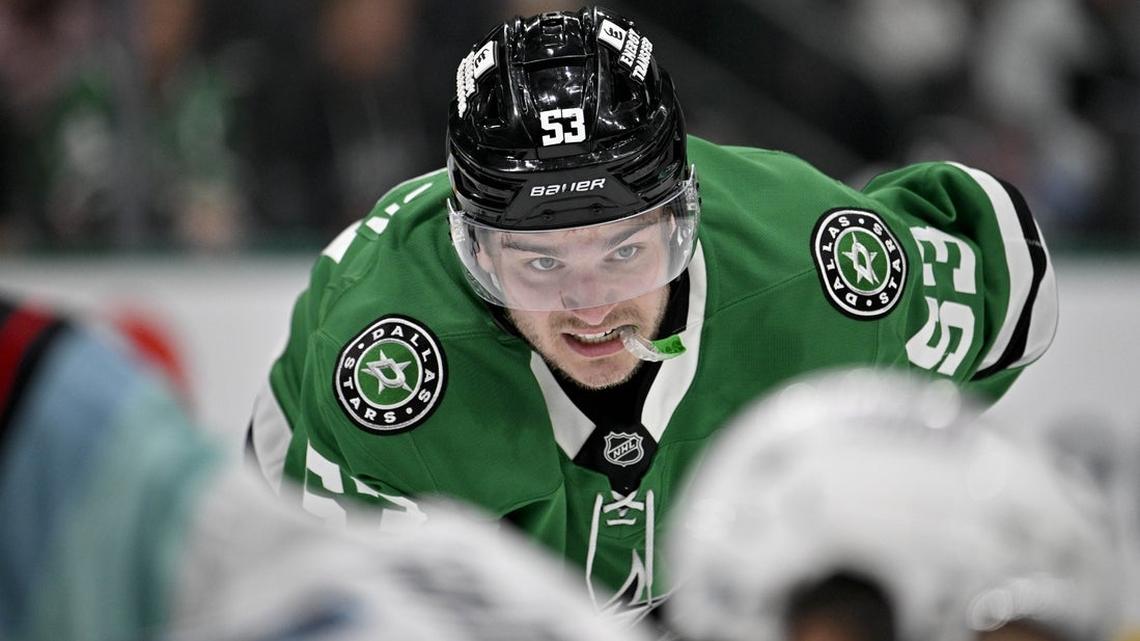 Wyatt Johnston, streaking Stars host Predators 