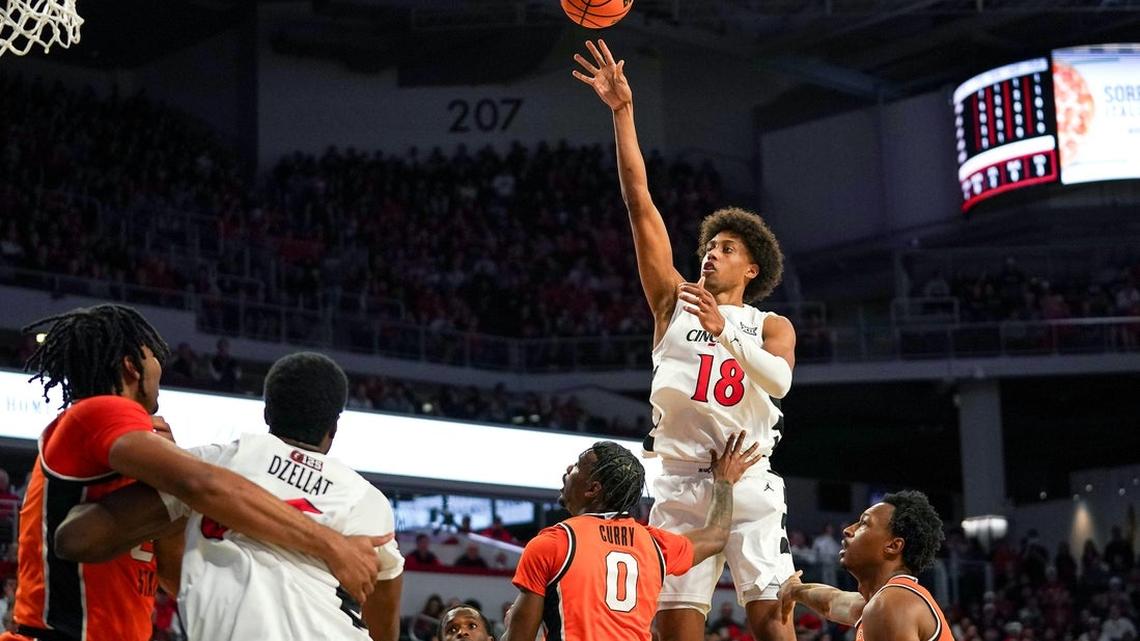 Cincinnati cruises past Oklahoma State with 3-point barrage