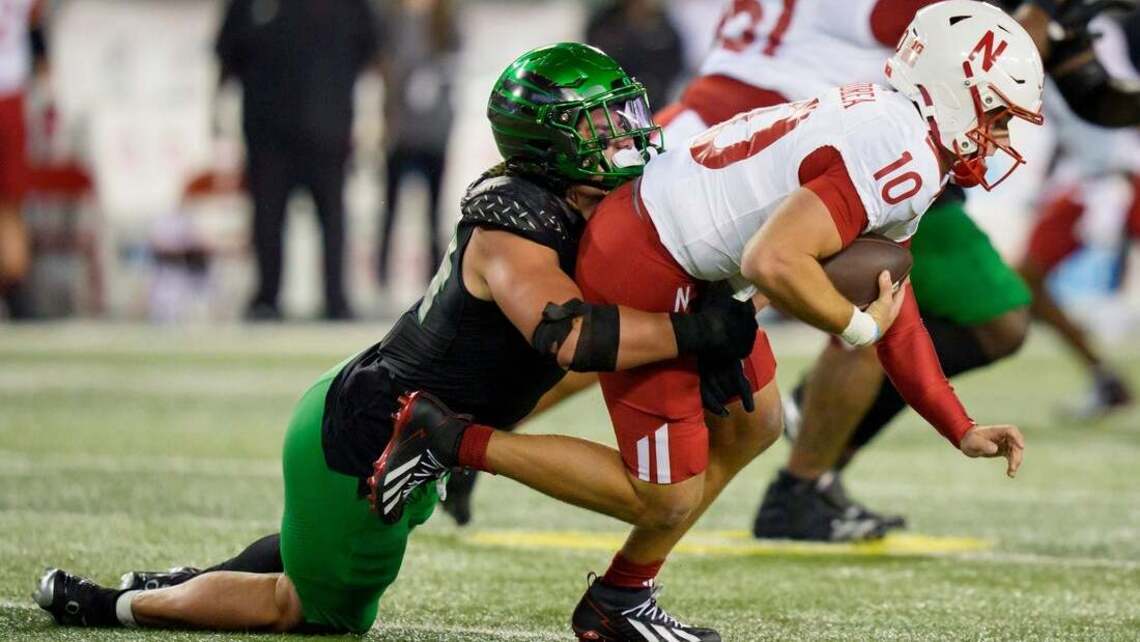 Ex-Nebraska QB Dylan Raiola rallies Oregon with late TD pass 