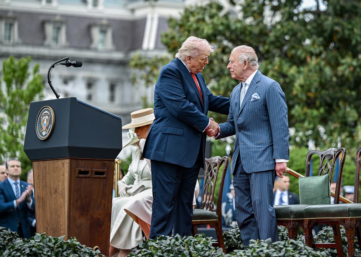 President Donald Trump shakes hands with King Charles III during an arrival ceremony on the South Lawn of the White House in Washington, on Tuesday, April 28, 2026. (Kenny Holston/The New York Times)