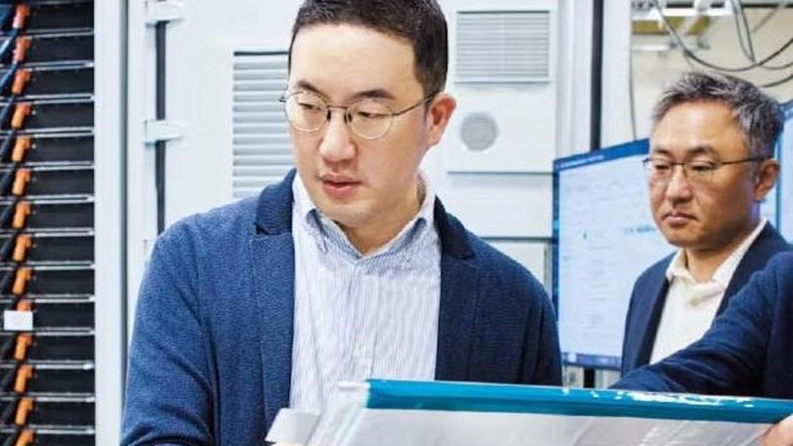 LG Group chief visits U.S. energy unit 