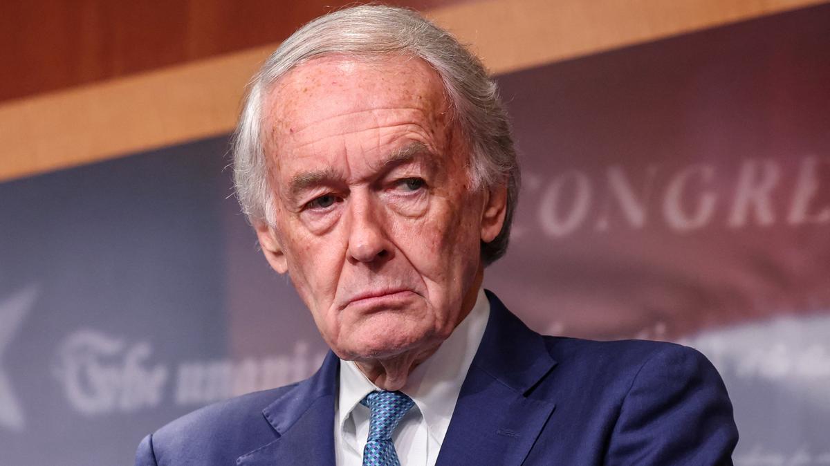 U.S. Senator Ed Markey (D-MA) attends a press conference with other Democratic leaders on Capitol Hill in Washington, D.C., U.S., October 29, 2025. REUTERS/Kylie Cooper