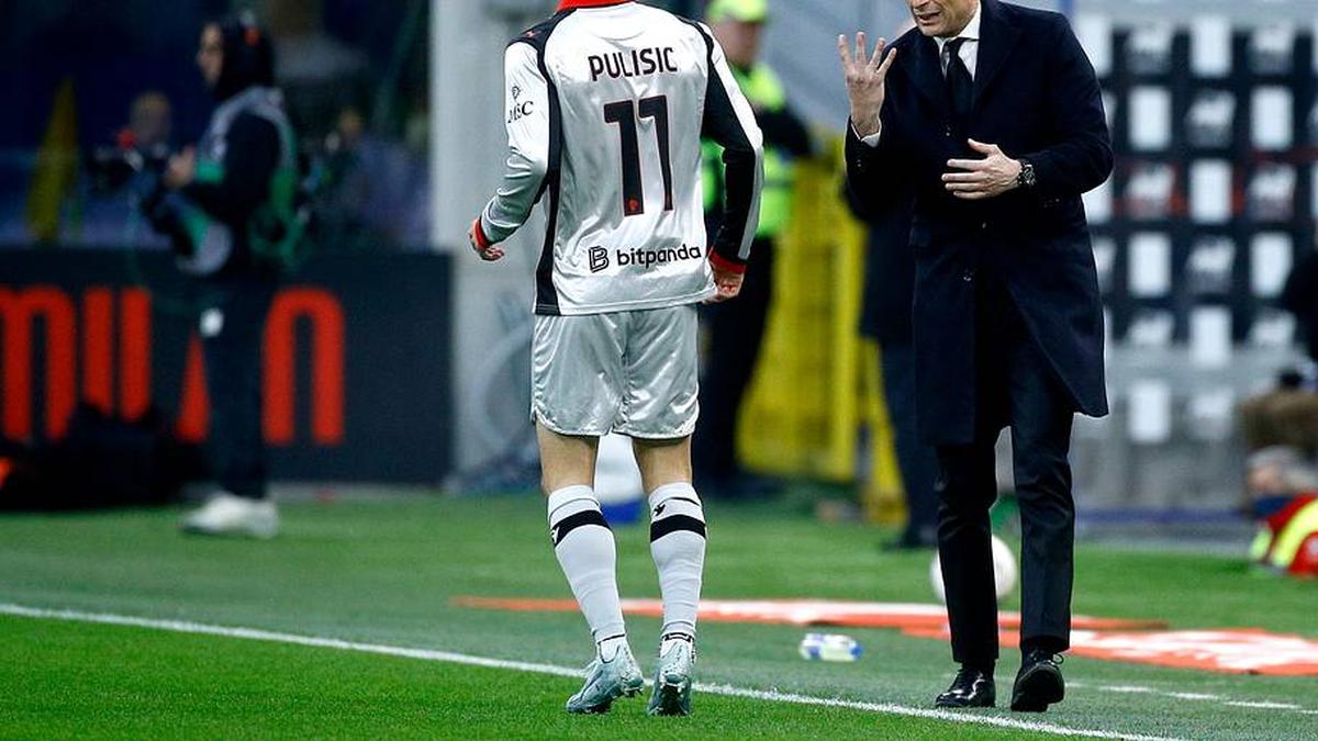  Manager Massimiliano Allegri (right) was let go on Monday. | MB Media/Getty Images 