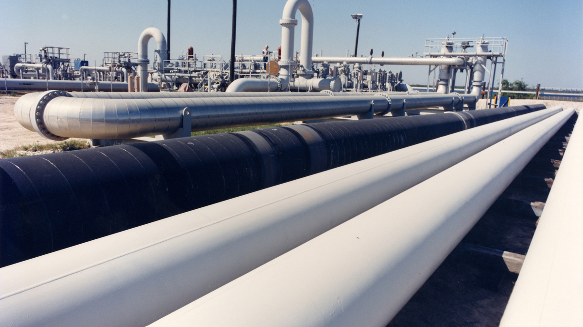 Explainer-Strategic Petroleum Reserve. An undated photo provided by the Department of Energy shows crude oil pipes at the Bryan Mound site near Freeport, Texas.  President Joe Biden is dipping again into the nation’s petroleum stockpile to try to corral rising energy prices.The White House announced Thursday, March 31, 2022,  that Biden ordered the release of 1 million barrels of oil per day from the strategic petroleum reserve for the next six months.(Department of Energy via AP)