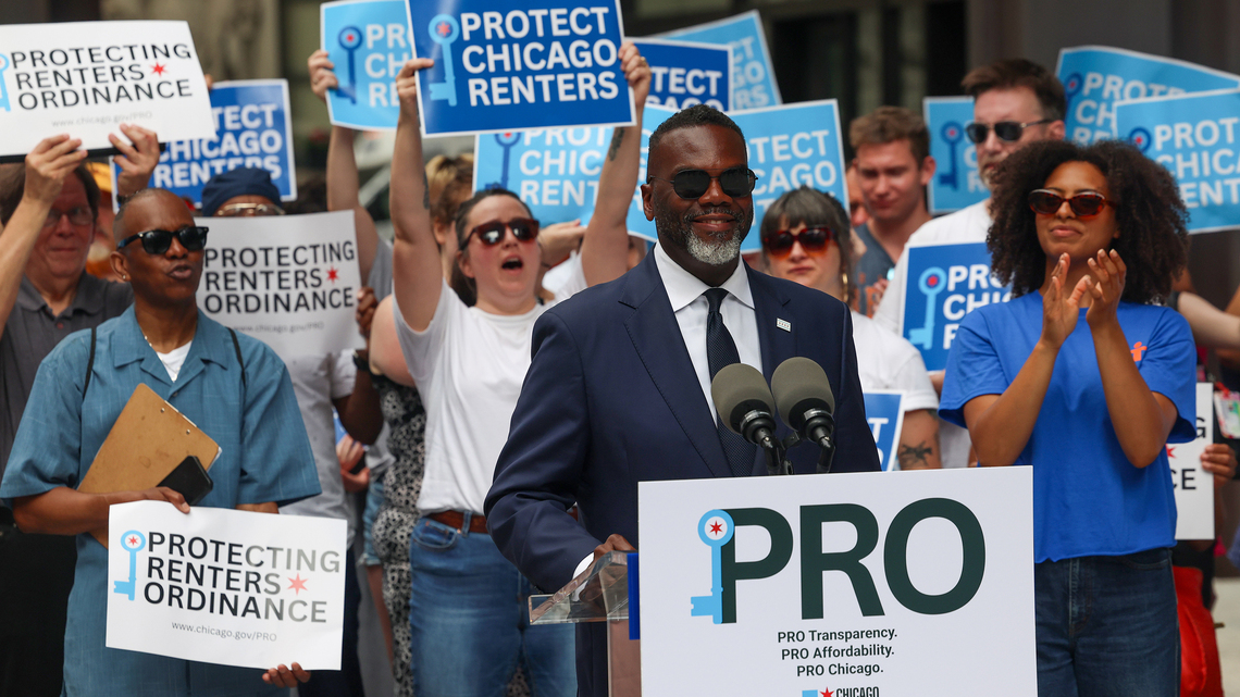 Chicago renters' rights overhaul stalls again as sides seek compromise 