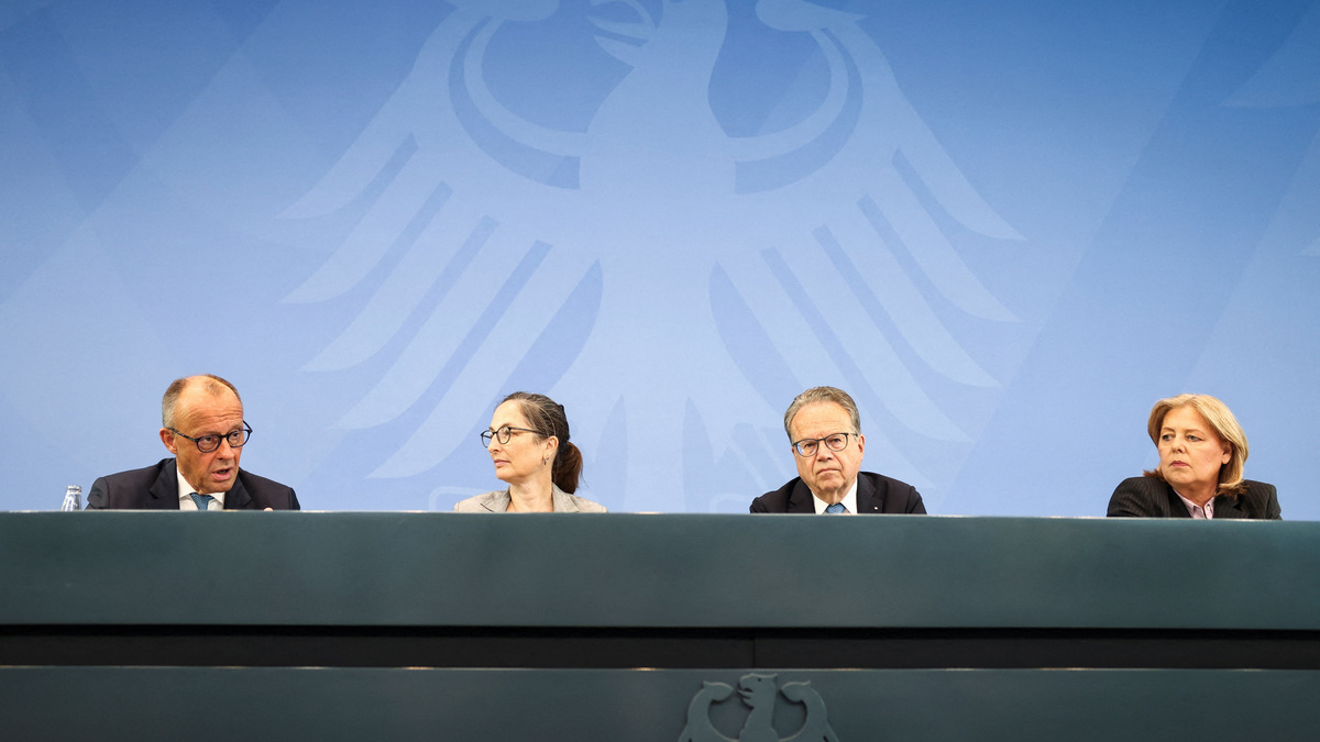 German Chancellor Friedrich Merz, Labour Minister Baerbel Bas, Constanze Janda, and Frank-Jurgen Weise present the  Pension Security Commission (Alterssicherungskommission) report, at the Chancellery in Berlin, Germany, June 23, 2026. REUTERS/Nadja Wohlleben