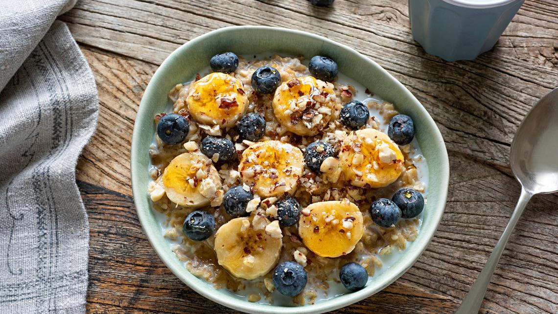 Here's Exactly What Happens to Your Blood Pressure When You Eat Oatmeal 