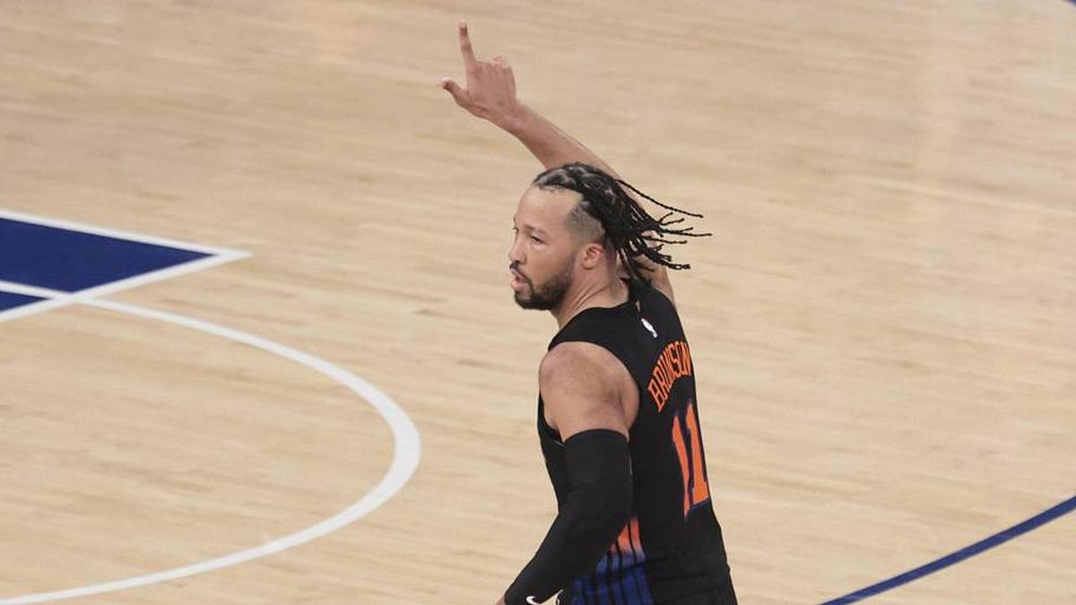  Knicks guard Jalen Brunson reacts during the third quarter of Game 2 of the Eastern Conference finals. | Vincent Carchietta-Imagn Images 
