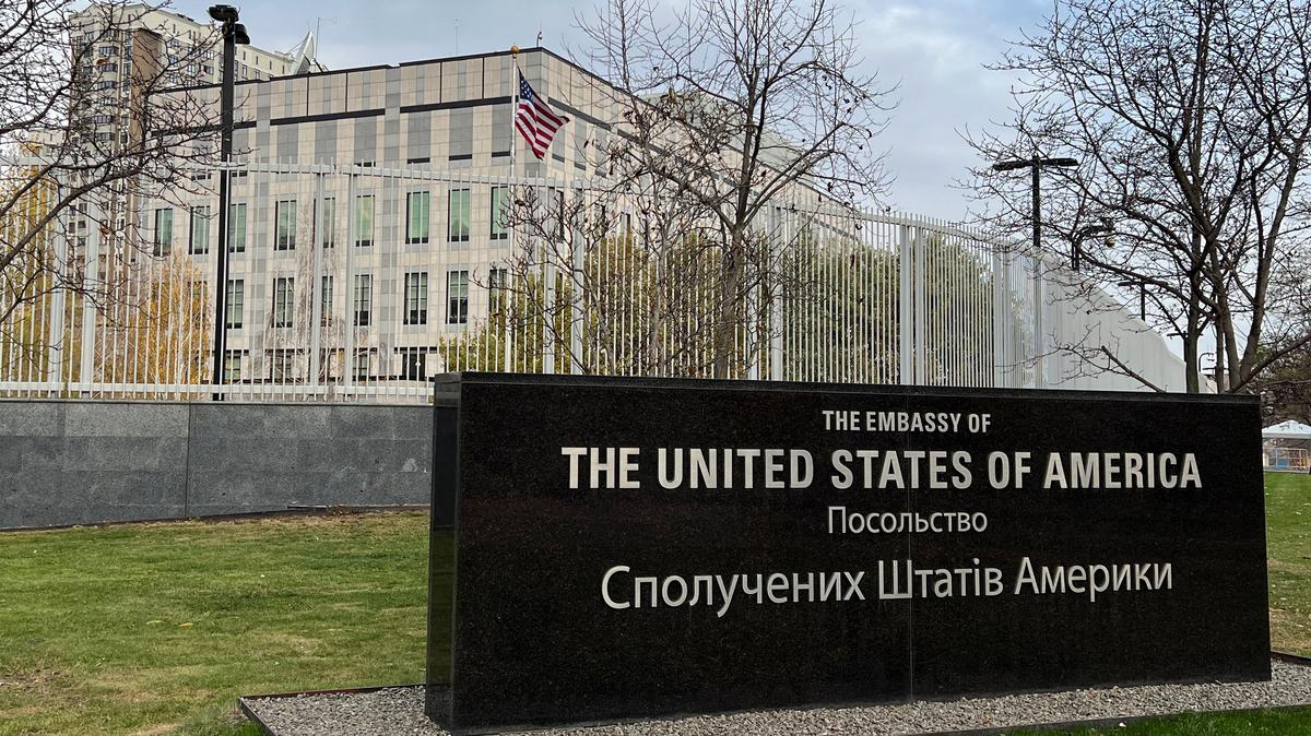 A view shows the U.S. embassy, amid Russia's attack on Ukraine, in Kyiv, Ukraine November 20, 2024. REUTERS/Sergiy Karazy