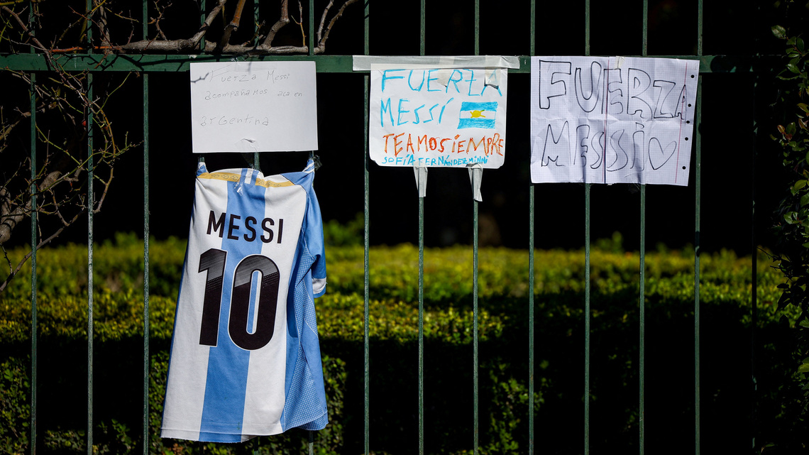 Messi confiesa que fin de su carrera estaría cerca en carta despedida a su padre 