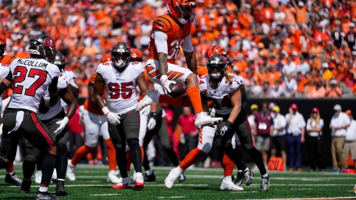 Bengals capitalize on clumsy Buccaneers' 4 fumbles to open '26 with win