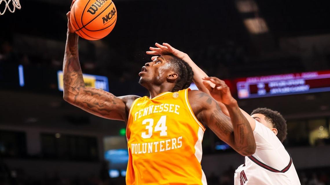 Unlikely scorers lead No. 23 Tennessee to win at South Carolina 