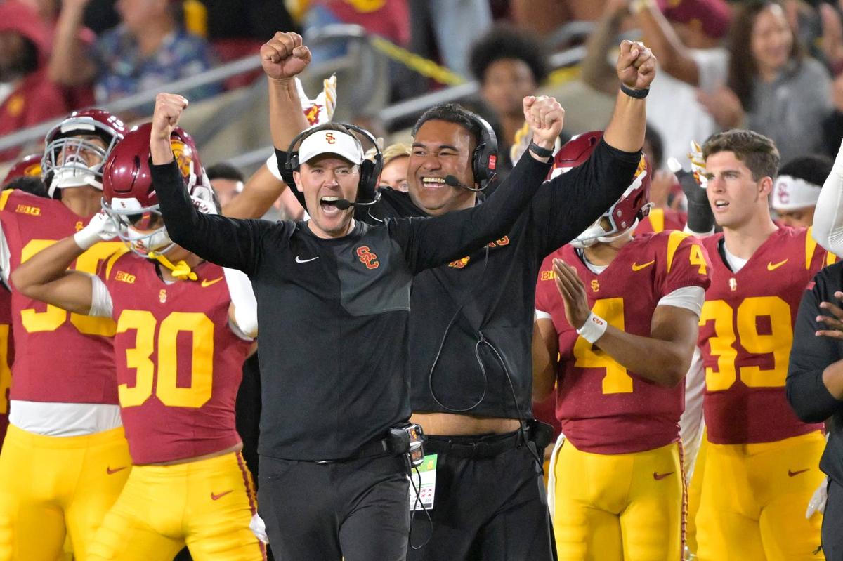  USC head coach Lincoln Riley celebrates after a field goal against Michigan at United Airlines Field at the Los Angeles Memorial Coliseum on Oct. 11, 2025, in Los Angeles, California. © Jayne Kamin-Oncea-Imagn Images