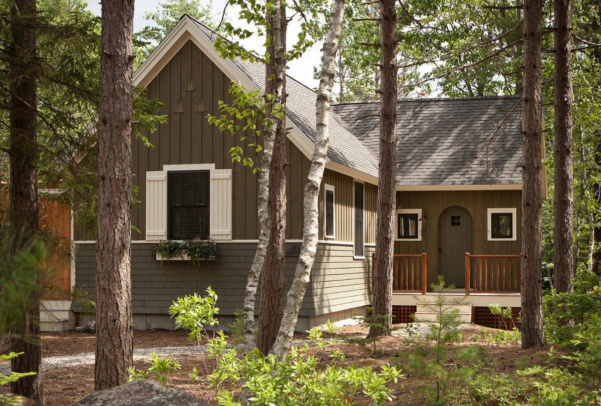  Bungalow at Hidden Pond. 