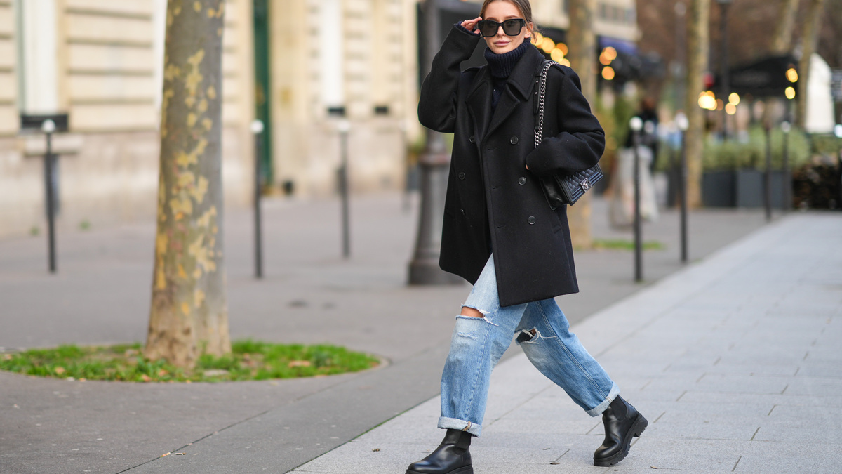 No Heels! 17 Comfy Chelsea Boots That Dress up Jeans Instantly