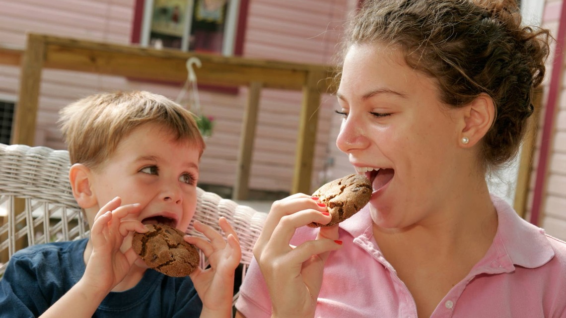 Crumbl introduces $1.99 combo; its franchises are in trouble