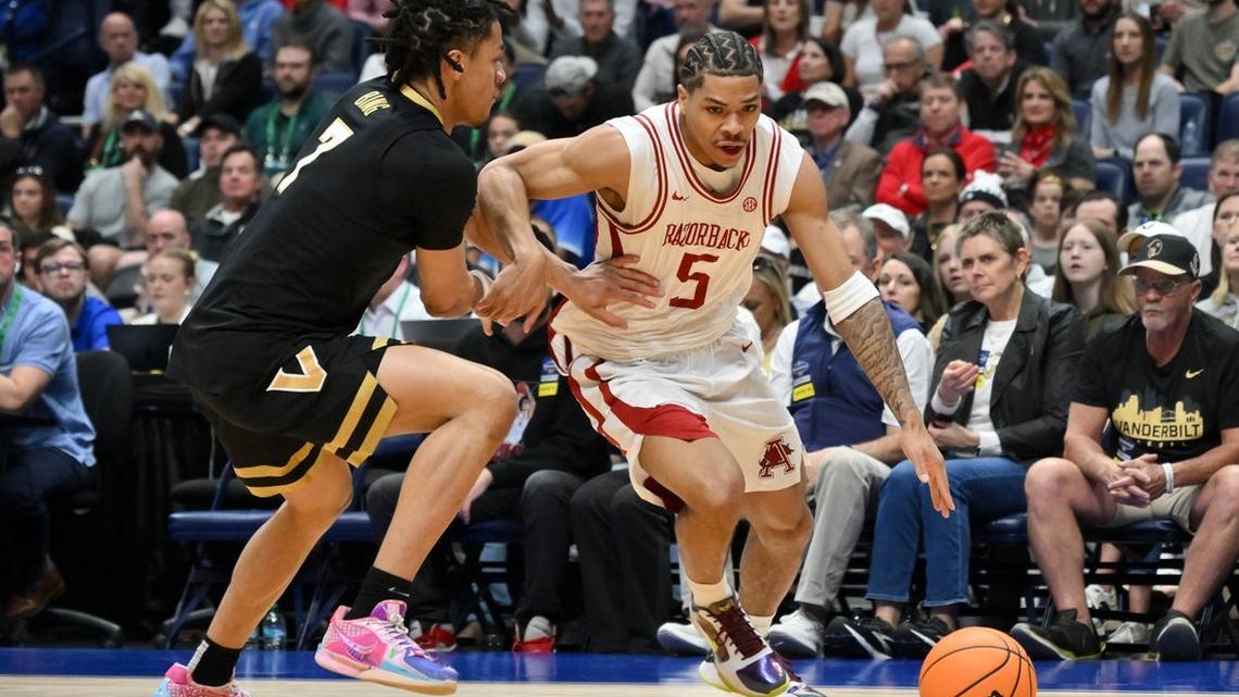 Late runs sparks Arkansas over Vanderbilt in SEC final 