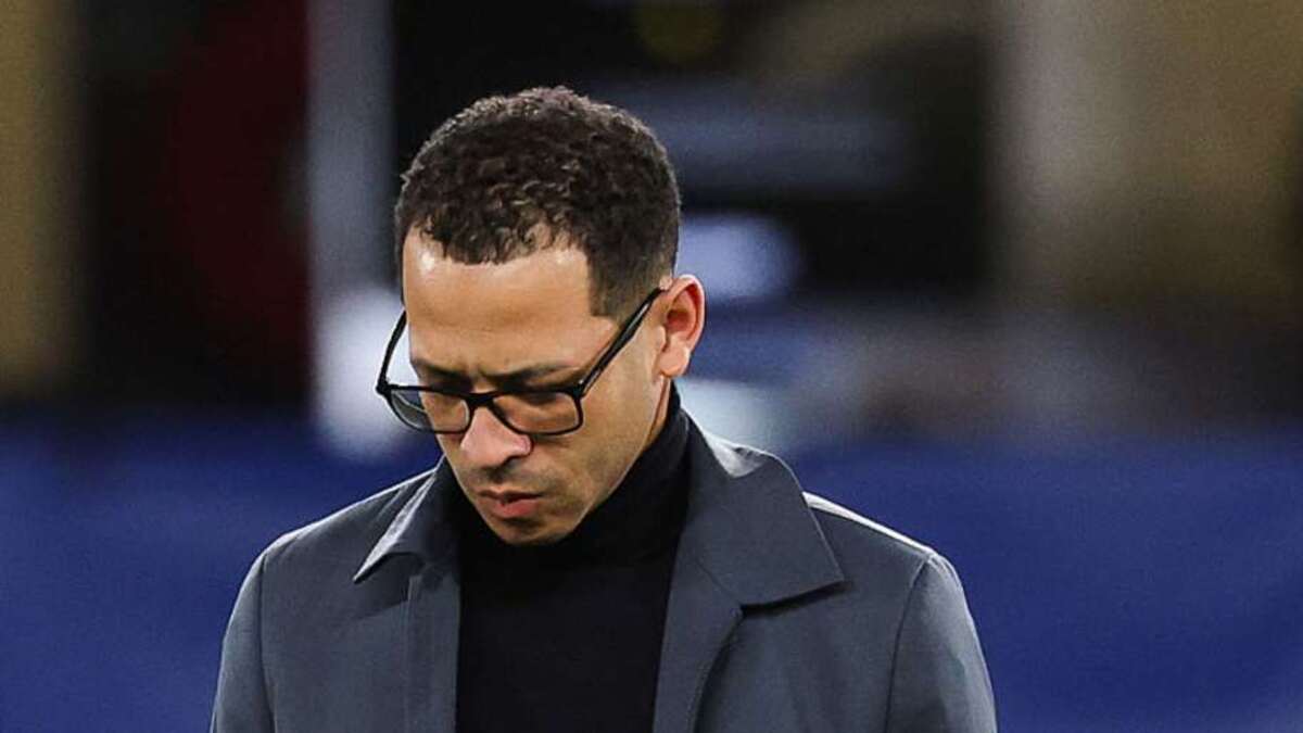  Liam Rosenior only lasted 106 days in charge at Stamford Bridge. | Franck Fife/AFP/Getty Images 