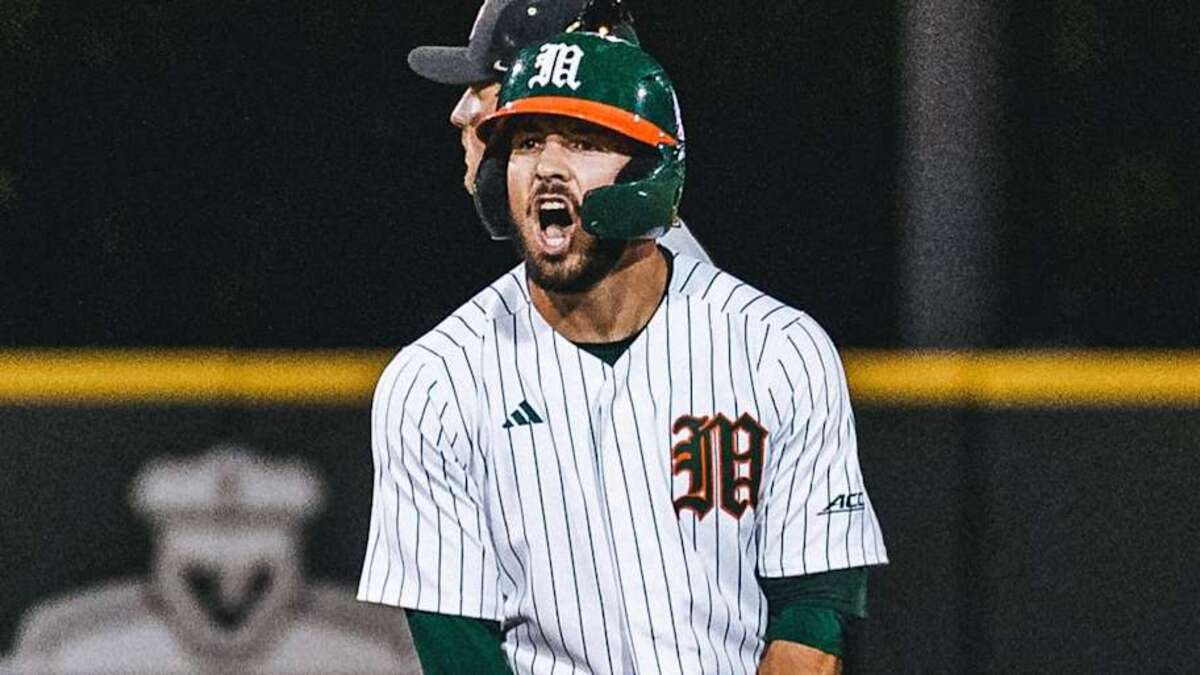  Derek Williams against Wake Forest | Miami Athletics 