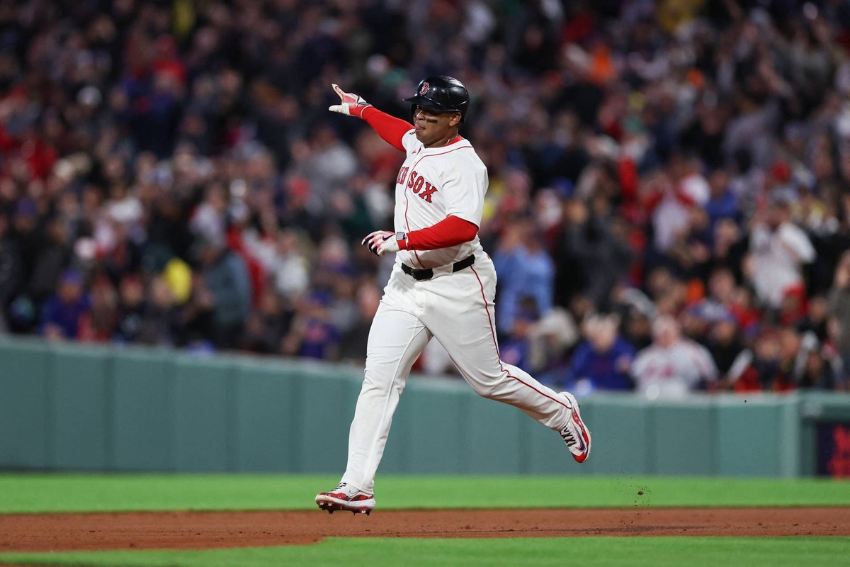  Boston Red Sox designated hitter Rafael Devers (11) Paul Rutherford-Imagn Images