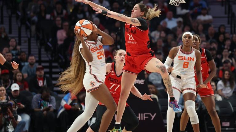 Upstart Fire out to keep Sun reeling, extend win streak 