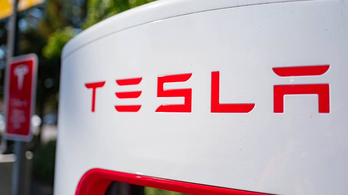 Tesla stock sellers should pump their brakes, 5-star analyst says 