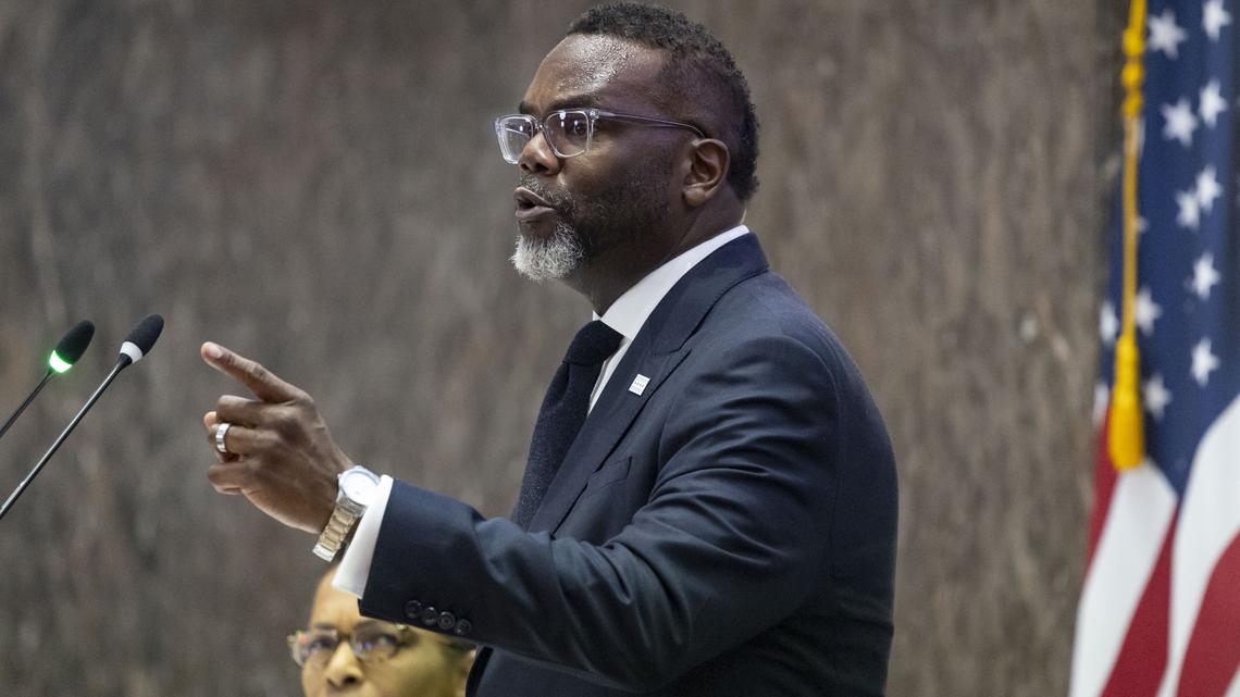 Chicago Mayor Brandon Johnson vetoes ordinance restricting Chicago hemp sale 