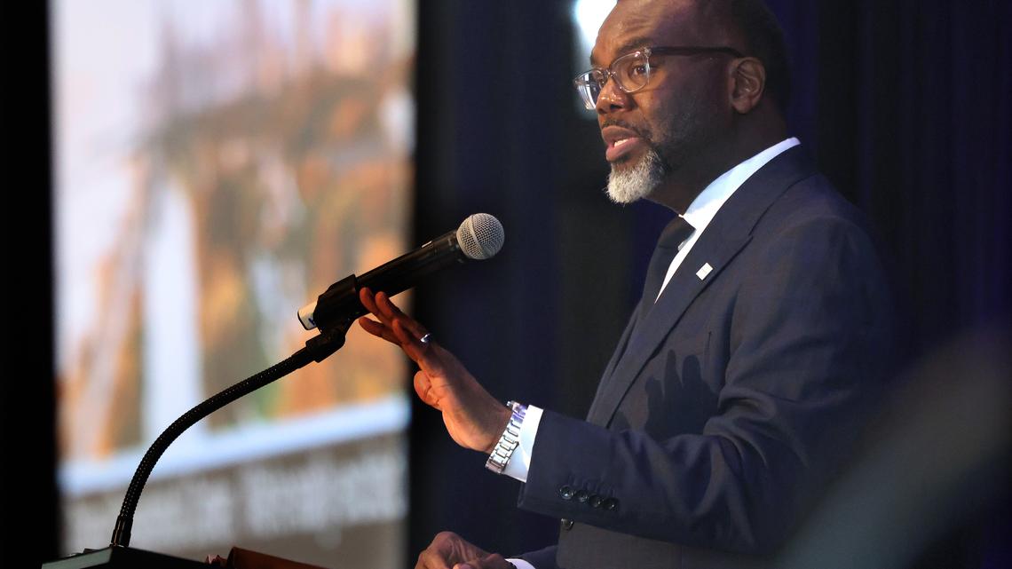 Chicago Mayor Brandon Johnson will not direct ICE misdeeds for charges, following prosecutor criticism 