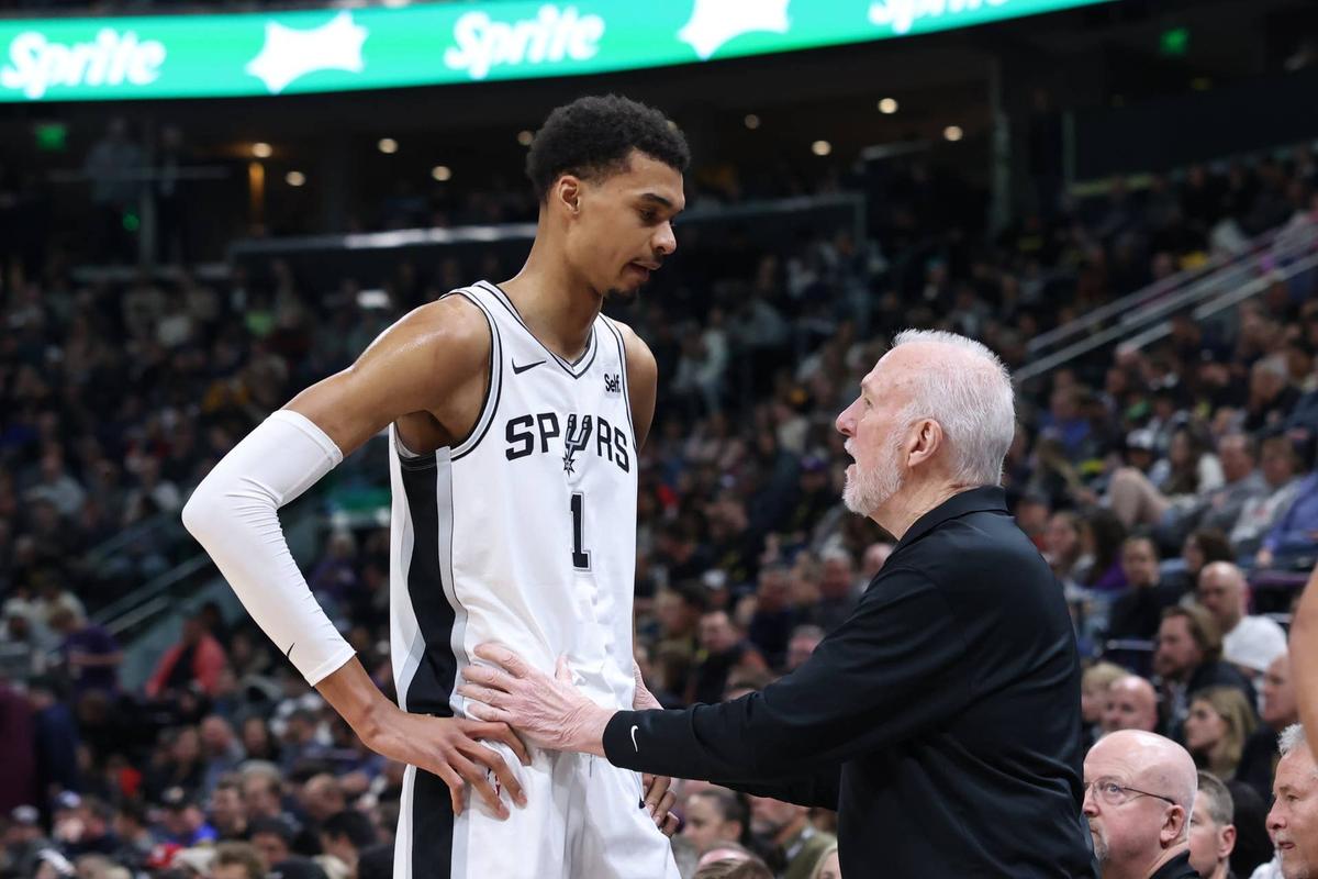  San Antonio Spurs center Victor Wembanyama (1) and President of Basketball Operations Gregg Popovich Rob Gray-USA TODAY Sports