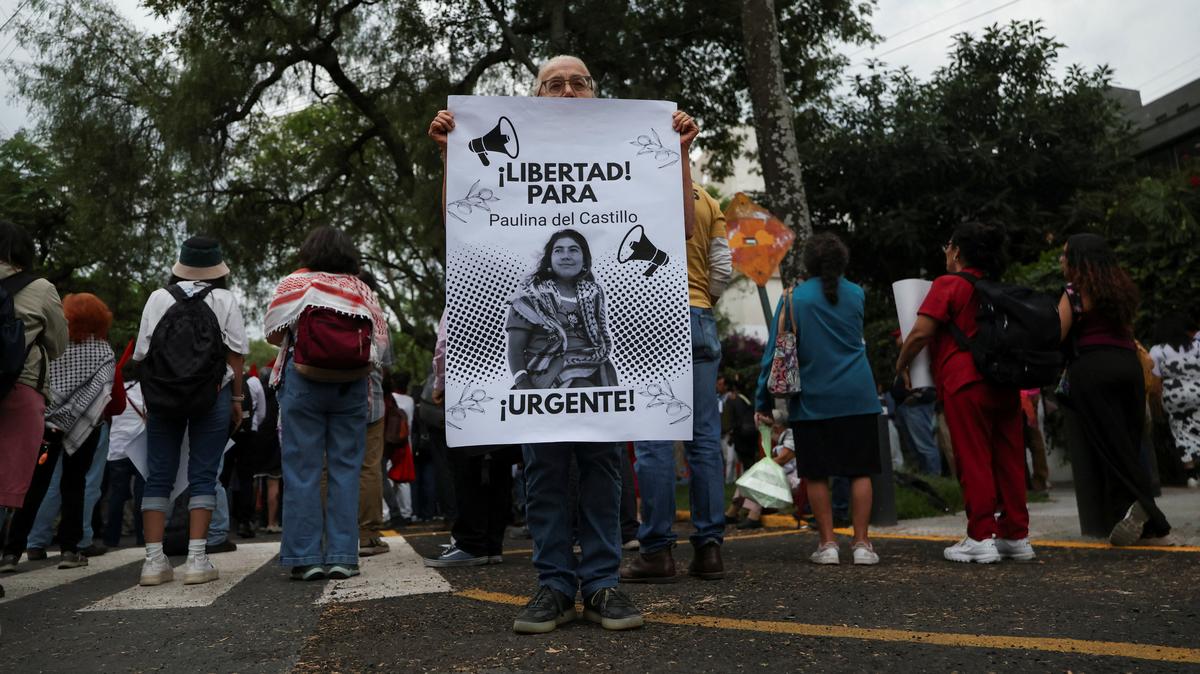 People take part in a protest demanding the release of detained Gaza flotilla activists, among them several Mexicans, outside the Israeli embassy, in Mexico City, Mexico, May 20, 2026. REUTERS/Luis Cortes