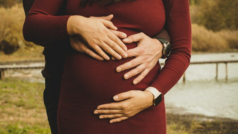 Emotional rebound after childbirth takes 5 months on average