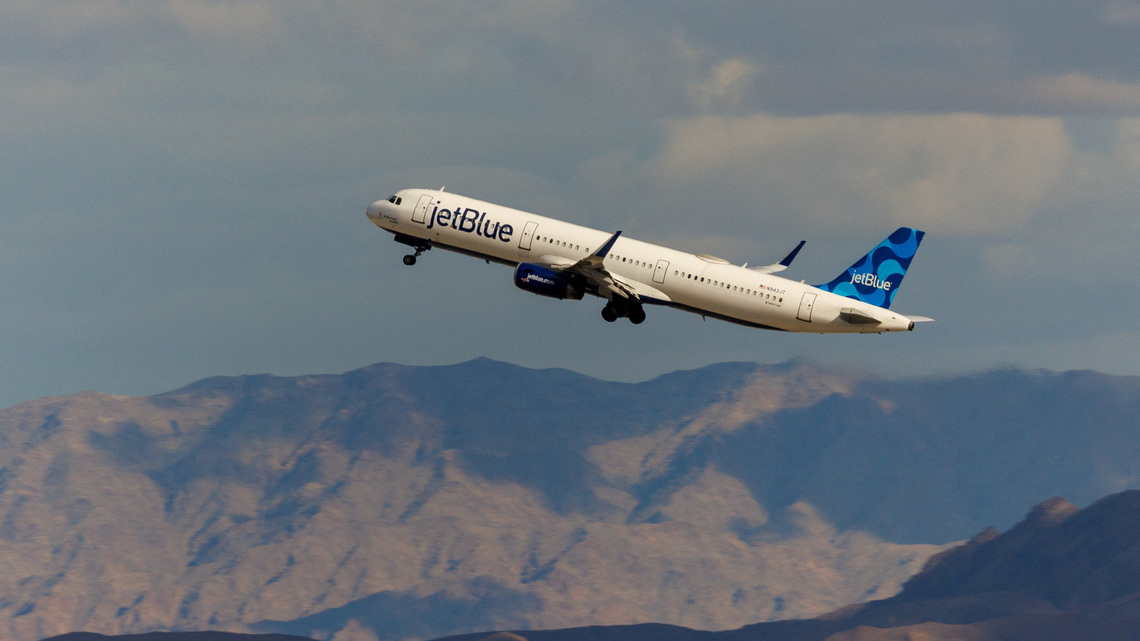 JetBlue shares rally after airline flags 'disconnect' between earnings and bond rout 