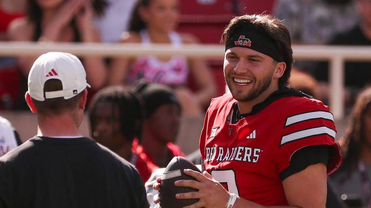  Texas Tech quarterback Brendan Sorsby goes through warmups before the spring football game in April. | Nathan Giese/Avalanche-Journal / USA TODAY NETWORK via Imagn Images 