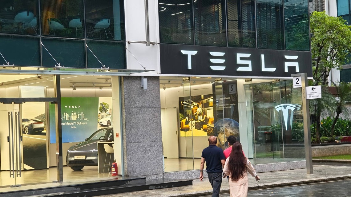 Barclays sees major Tesla upside for retirement investors 