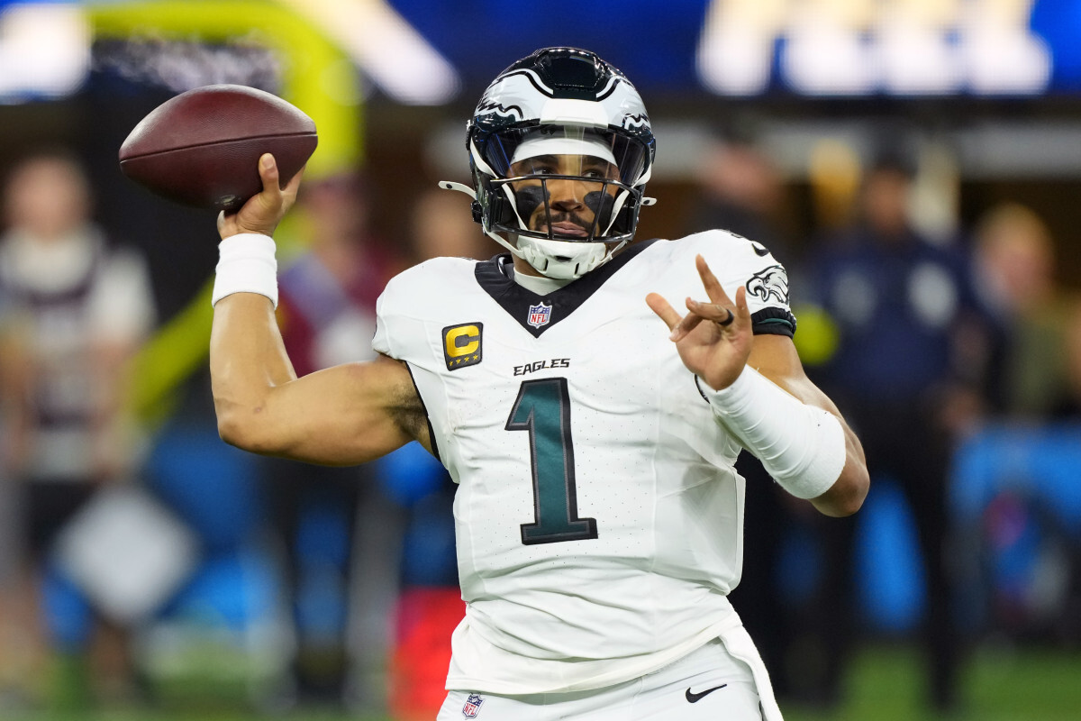  Philadelphia Eagles quarterback Jalen Hurts (1). Kirby Lee-Imagn Images