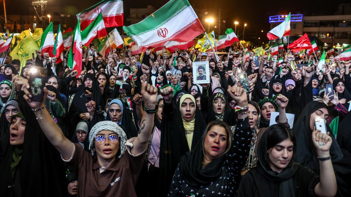 People chant during a rally in Tehran, Iran, May 29, 2026. Majid Asgaripour/WANA (West Asia News Agency) via REUTERS