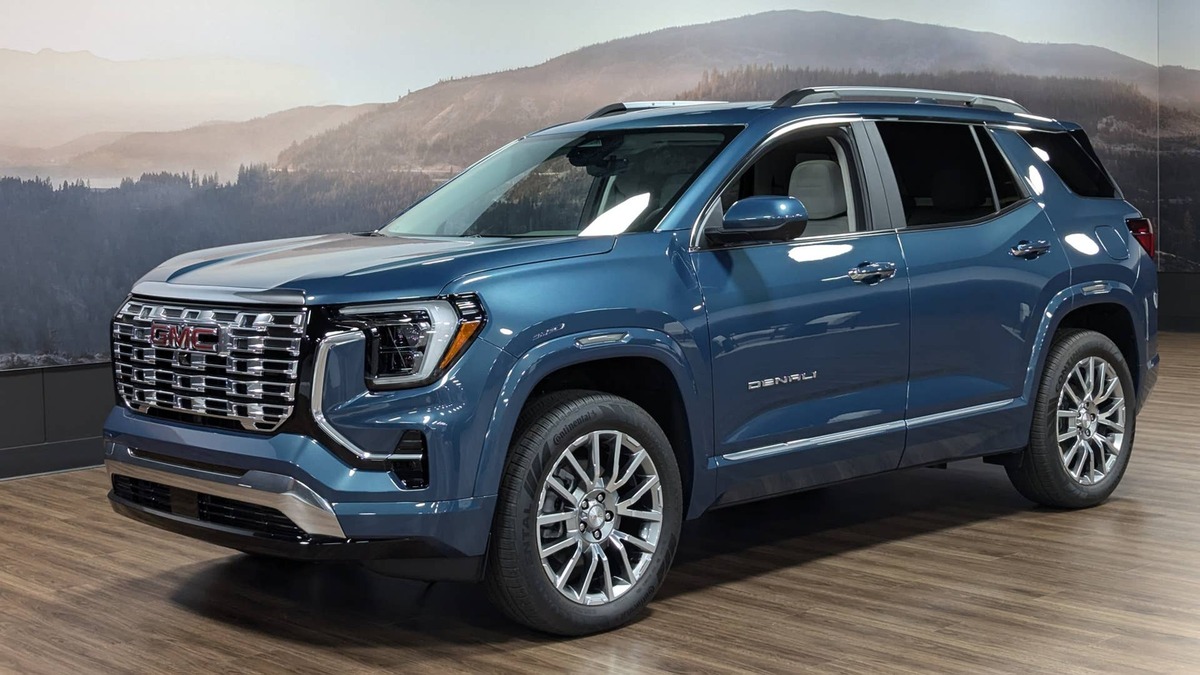  2025 GMC Terrain Denali Zac Palmer