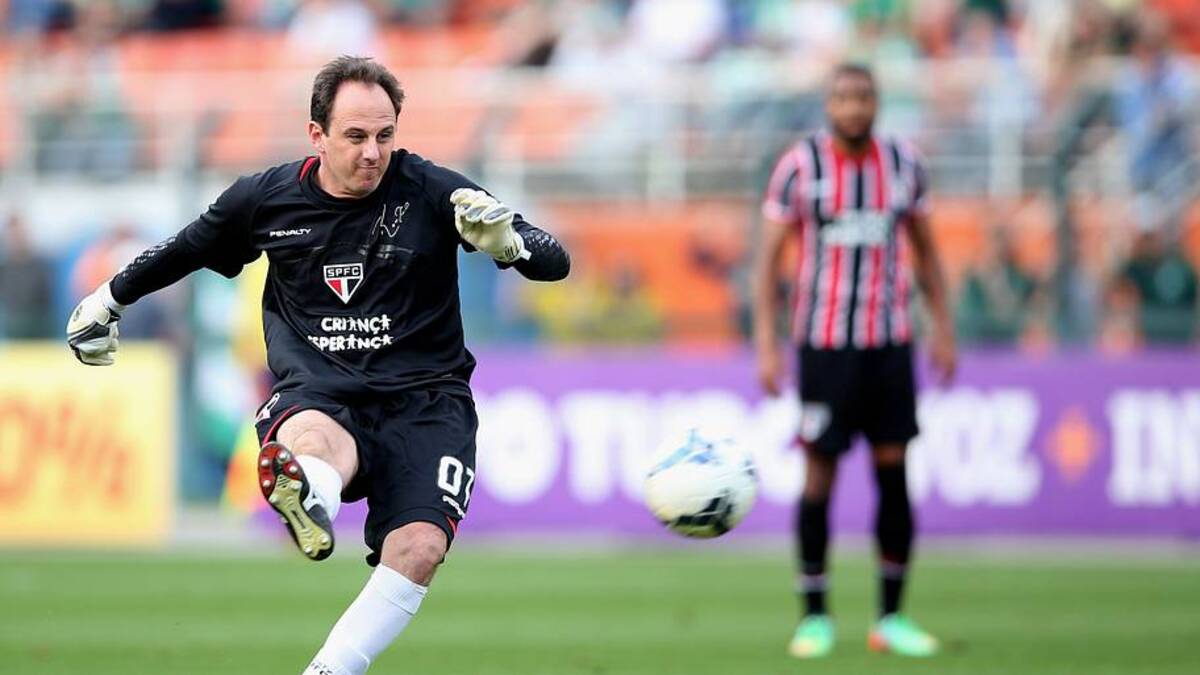 Rogério Ceni was famous for everything other than goalkeeping. | Getty/Friedemann Vogel 