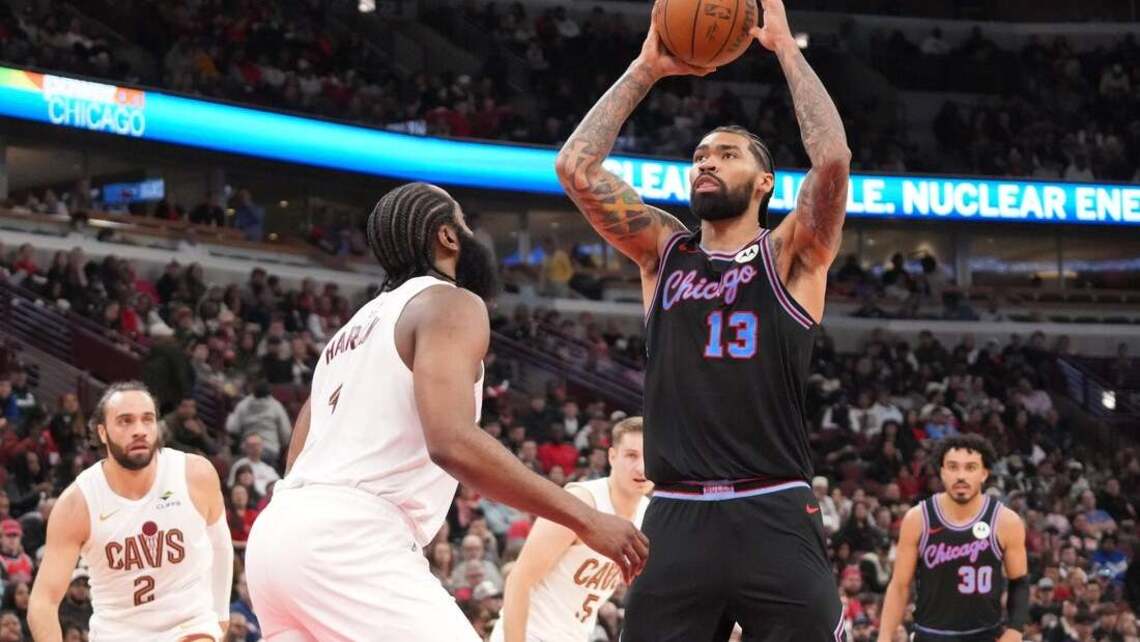 Heat sign veteran C Nick Richards