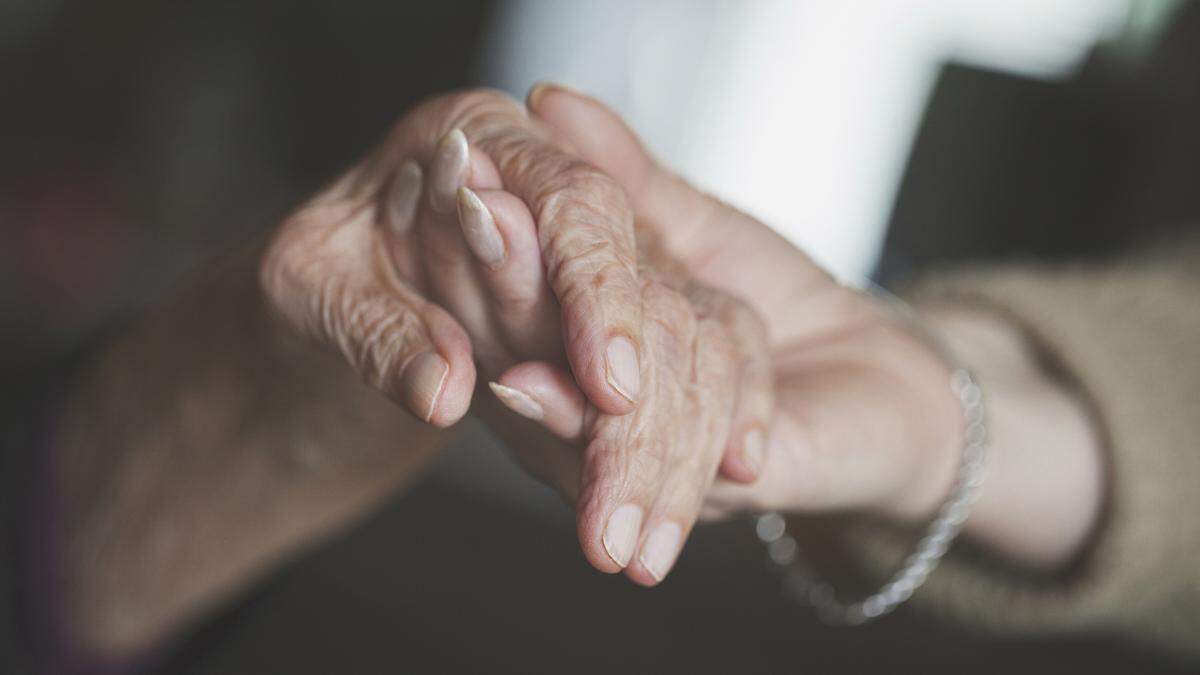 While California offers everything from beach towns to bustling cities, a recent report says it might not be the best state for folks looking to retire.