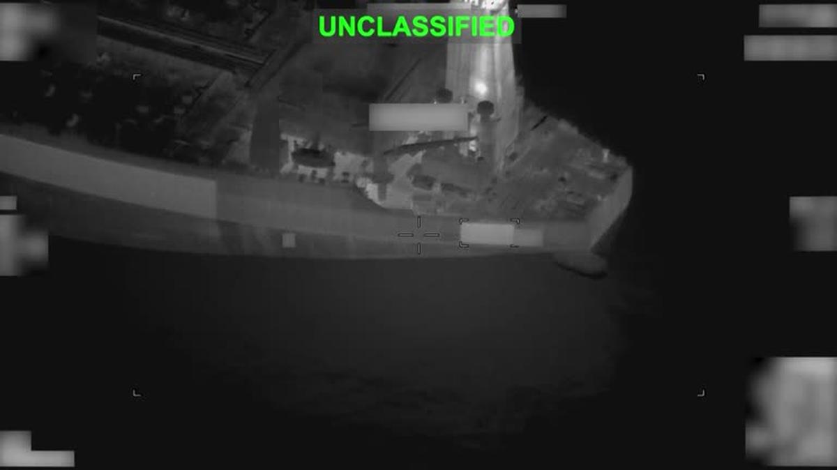 5548EC-IRAN-CRISIS_MILITARY_TANKER_CAPTIONED__O_