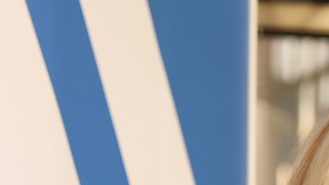 Lisa Kudrow's Classic Jacket Is the Spring Layer That's Always Chic 