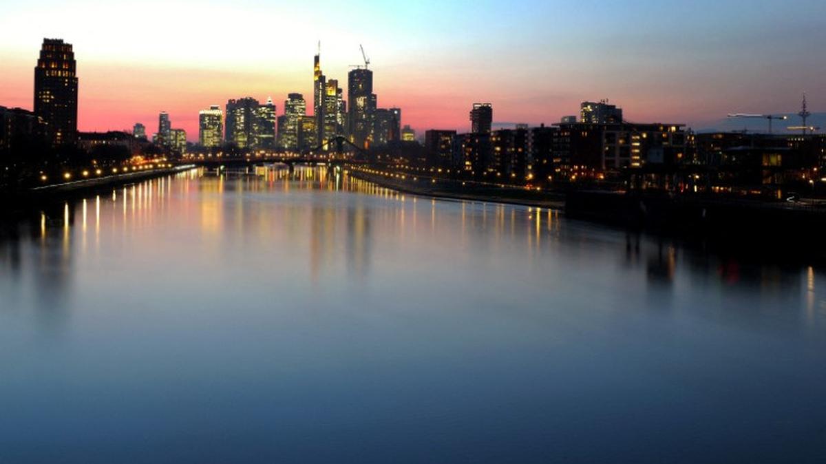 The skyline with the banking district is seen during sunset in Frankfurt, Germany, February 27, 2024.  REUTERS/Kai Pfaffenbach